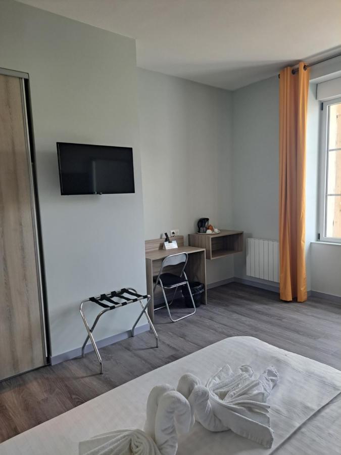 Bed and Breakfast Le Petit Vedaquais Vaas Экстерьер фото