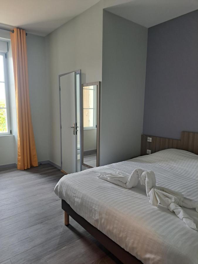 Bed and Breakfast Le Petit Vedaquais Vaas Экстерьер фото